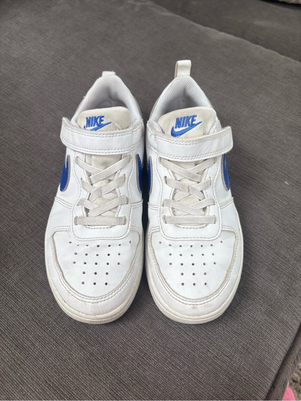 Girls size 1 Nike Kids' White & Blue Low-Top Sneakers